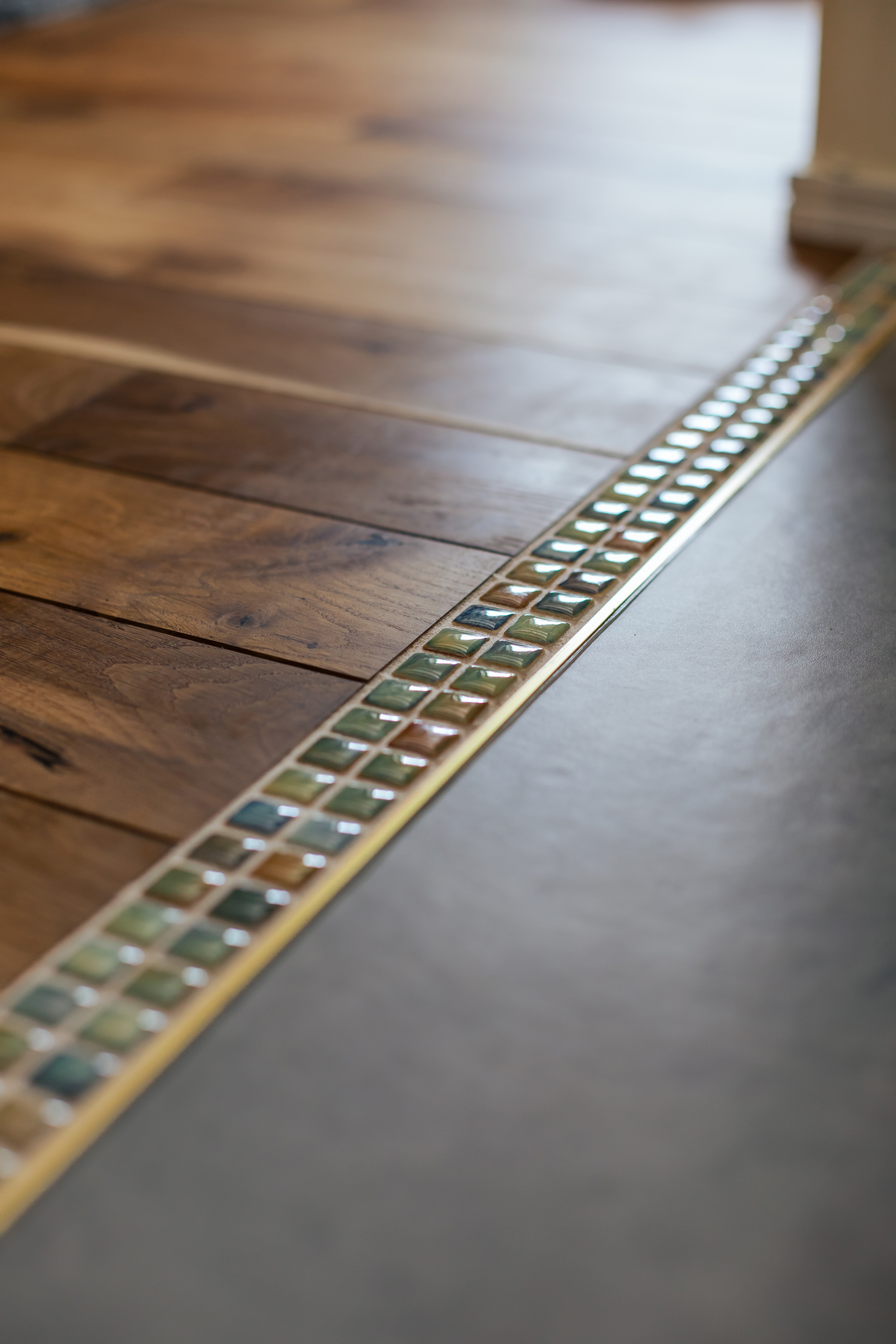 ワンポイントのおしゃれ♡見切り材を真鍮&タイルに